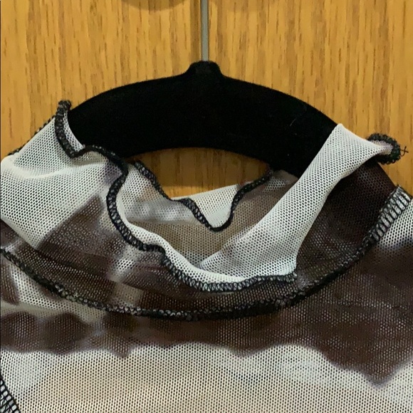 Top - Picture 4 of 7